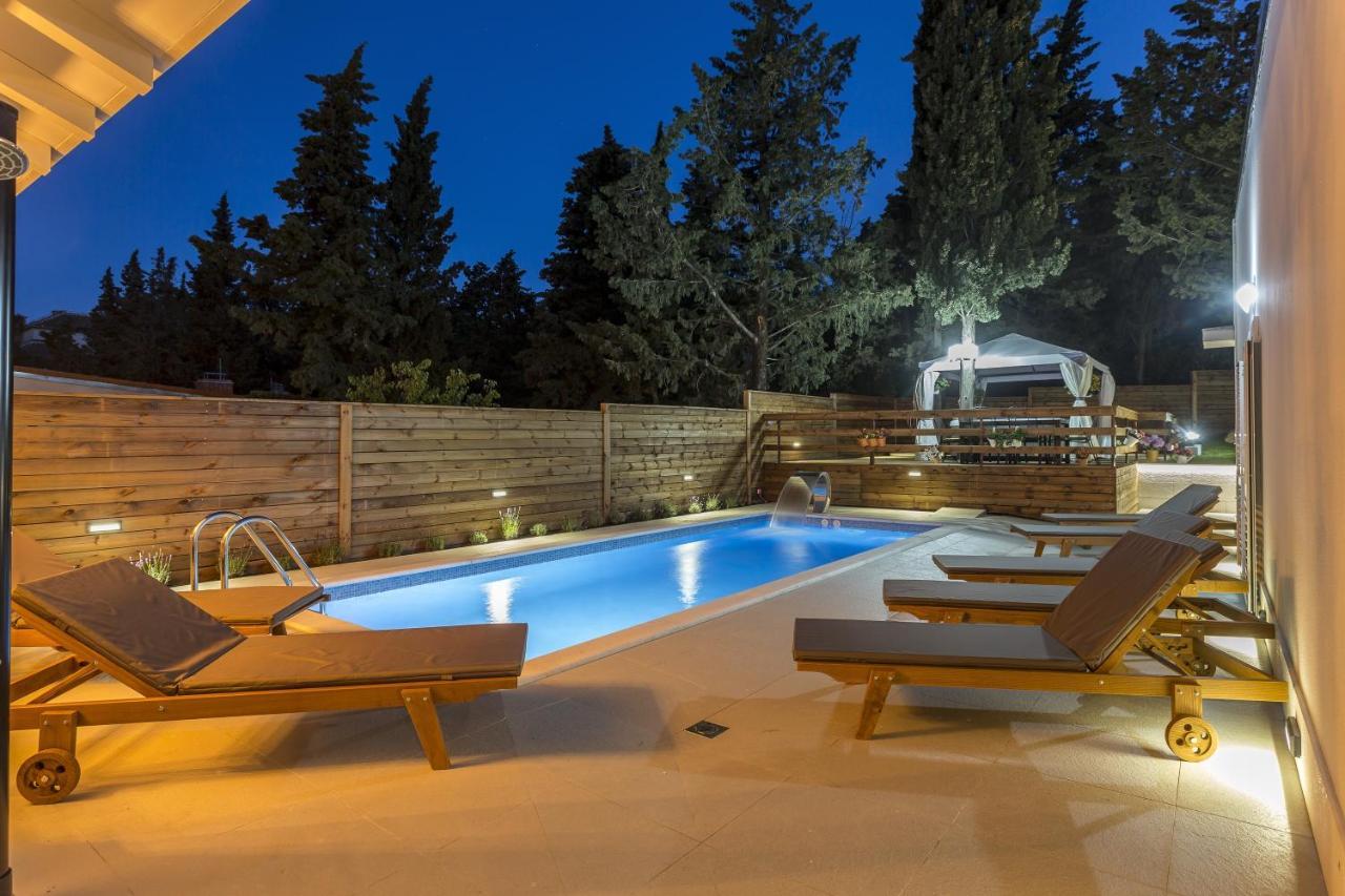 Luxury Villa With A Swimming Pool Split - 13408 Dış mekan fotoğraf